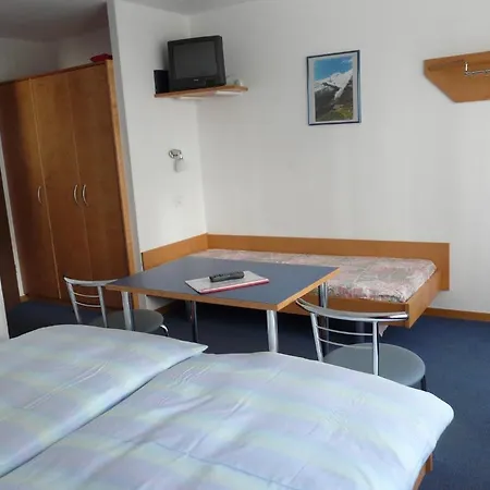 Πανσιόν Garni Domino Saas Fee